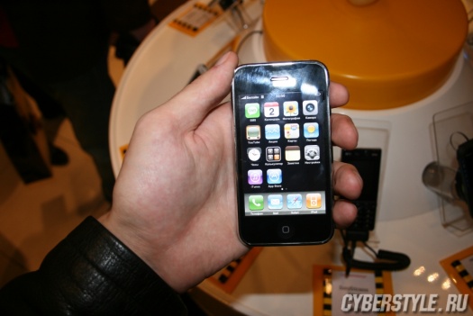   Apple iPhone 3G  :     