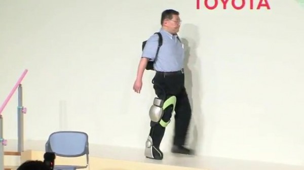 Toyota, роботы-ассистенты