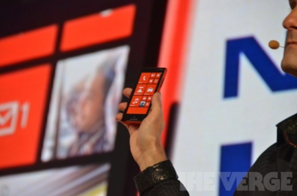 Nokia, Lumia 820, Windows Phone 8