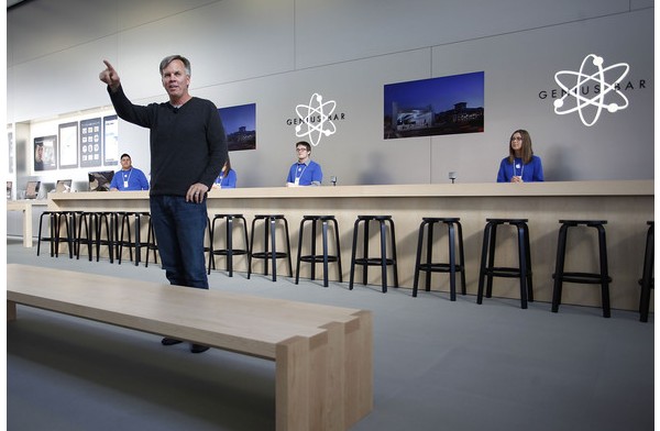 Apple Store, Ron Johnson,  