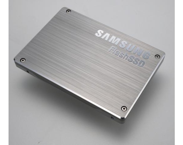 Samsung    SDD 64    SATA II