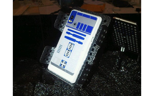 Motorola Droid 2, R2-D2 