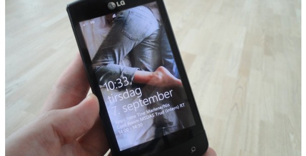  LG E900  Windows Phone 7