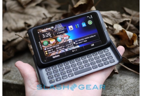 Nokia    E7     WP7