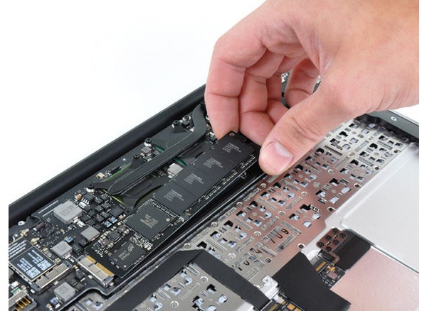 MacBook Air, iFixit