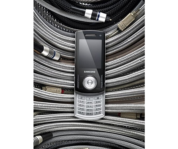    Samsung SGH-F400 -   