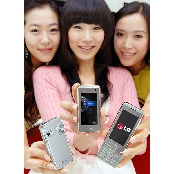  LG KF700       