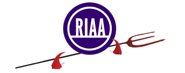 RIAA отказывается от исков против простых пользователей