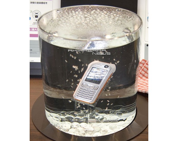 Sony Ericsson, underwater mobile phone