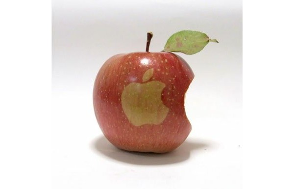 Яблоко с логотипом Apple