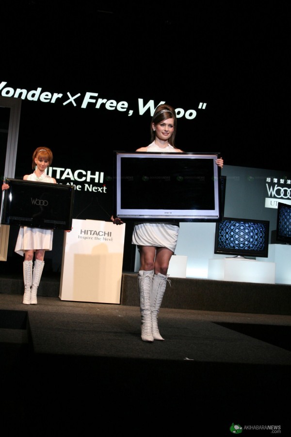 Тонкие ЖК-телевизоры Hitachi Wooo толщиной 35 мм