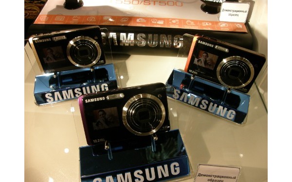 Samsung ST550