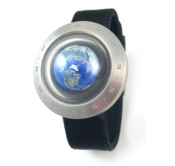 Часы с крутящейся Землёй // Rotating Earth Watch